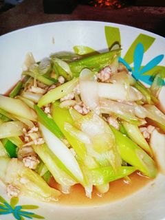 รูปของ กระเทียมญี่ปุ่นผัดหมูสับ