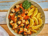 Tofu en salsa picante con patatas al micro