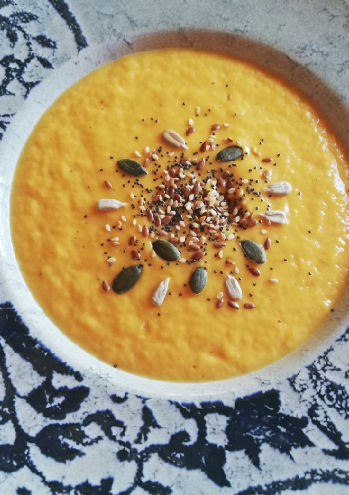 Una foto de Crema de calabaza dulce y puerros