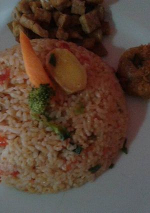 Foto resep Nasi goreng sosis + jehe (tuk berbuka/pada malam hari hangetin b