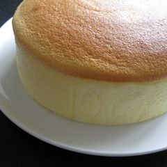 A picture of Japanese Soufflé Cheesecake.