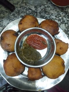 बैंगन के पकौड़े (baingan ke pakode recipe in Hindi) रेसिपी मुख्य फोटो