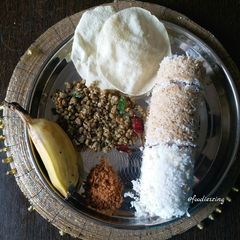 A picture of Wheat and hand pound rice puttu.