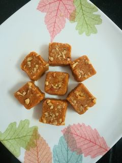 મેંગો બરફી (mango barfi recipe in gujarati) રેસીપી મુખ્ય ફોટો