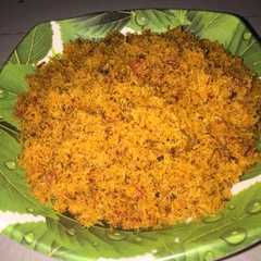 A picture of Serundeng kelapa.