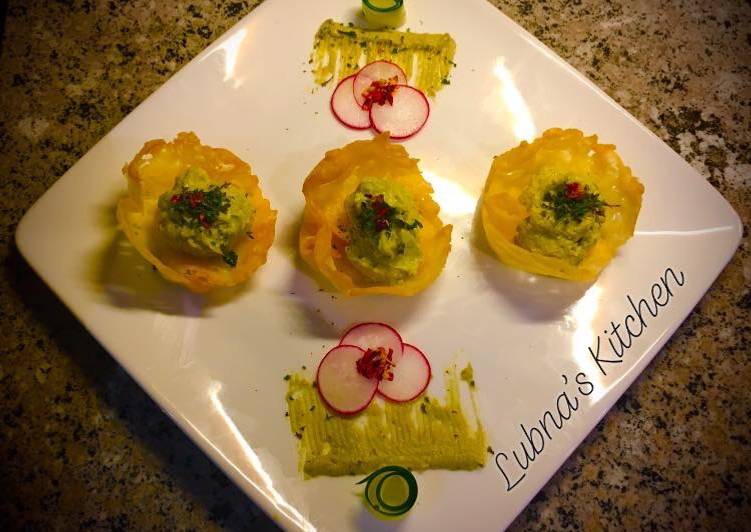 Step-by-Step Guide to Prepare Perfect Cheddar Cups with Avocado Feta Mousse :