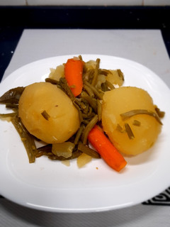 Una foto de Judías con patatas
