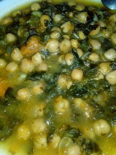 Una foto de Garbanzos con espinacas y calabaza