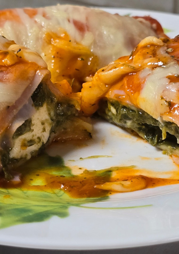 Una foto de Canelones de York y espinacas