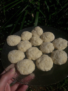 Una foto de Galletitas de limón y coco🍋🥥