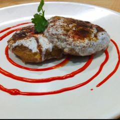 A picture of Aloo tikki.