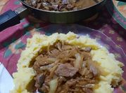 Una foto de bifes de hígado