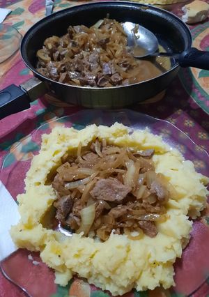 Una foto de Receta económica, hígado con puré
