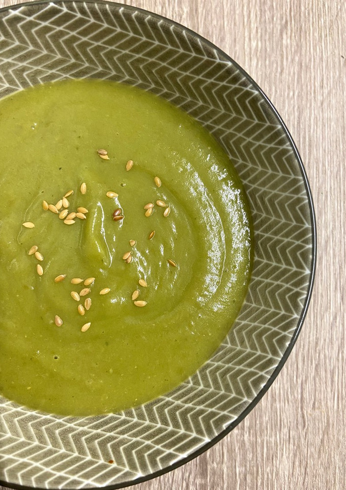 Una foto de Crema de guisantes y brócoli