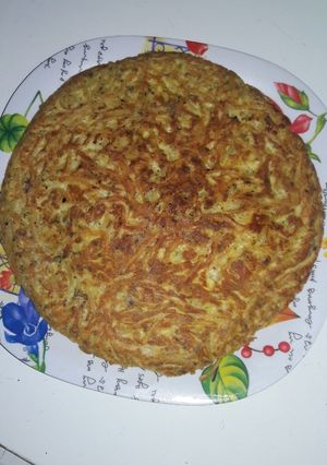 Una foto de Tortilla de tallarines fácil y rápida