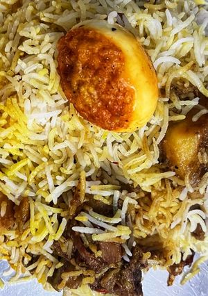 কলকাতা স্টাইলে মটন বিরিয়ানি (kolkata style mutton biryani recipe in Bengali) রেসিপির প্রধান ছবি