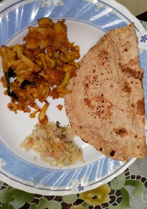 A picture of Low calorie healthy style flower and alu ki sabji.