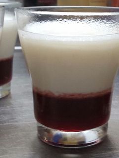 Una foto de Cuajada con fresa