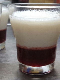 Una foto de Cuajada con fresa