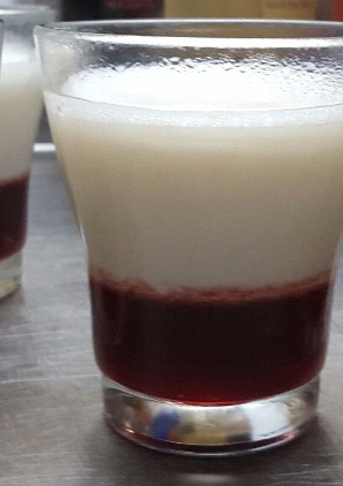 Una foto de Cuajada con fresa