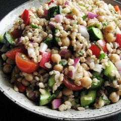 A picture of Chickpeas & Barley Salad.