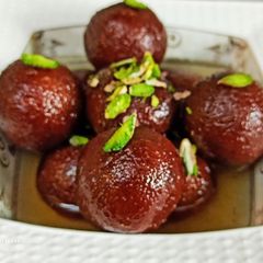 A picture of रोटी से बना गुलाब जामुन(roti se bna gulab jamun recipe in hindi).