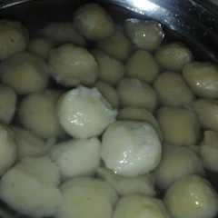A picture of Bakso ayam irit.