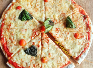 A picture of Basil Margherita Pizza.