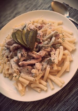 Tejfölös-uborkás sertéstokány recept fotója