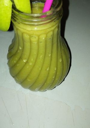 A picture of Avocado banana smoothie.