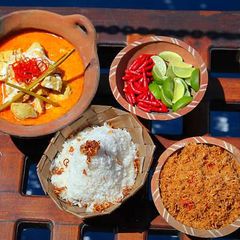 A picture of Tuna curry.