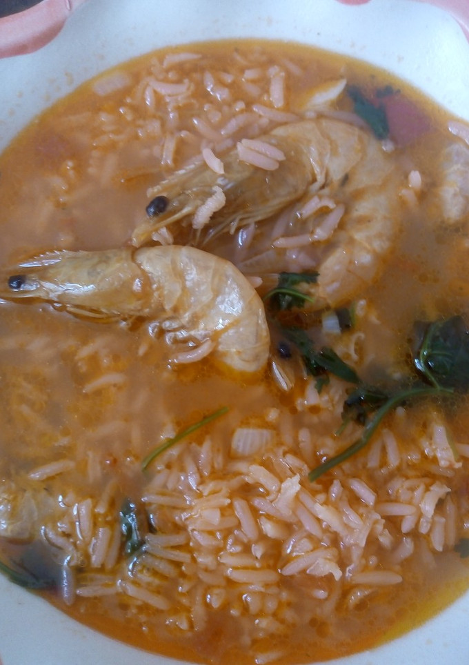 Una foto de Camarones secos con arroz