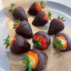 A picture of Dark Chocolate Coated Strawberries 🍓.