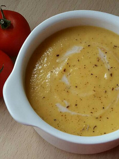 A picture of Vickys Roasted Yellow Tomato Soup, GF DF EF SF NF.