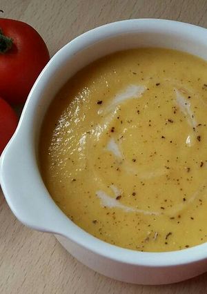 A picture of Vickys Roasted Yellow Tomato Soup, GF DF EF SF NF.