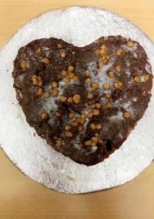 A picture of Eggless Chocolate naked cake.