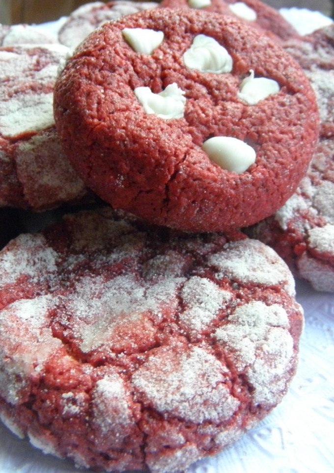 Una foto de Cookies Red Velvet o Terciopelo Rojo craqueladas o no