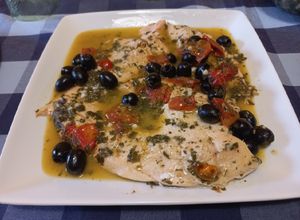 Foto di Filetti di trota salmonata con pomodorini e olive