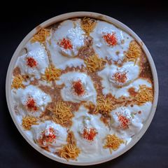 A picture of Dahi Papdi Chaat.