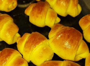 Una foto de Bizcochos croissant 🥐