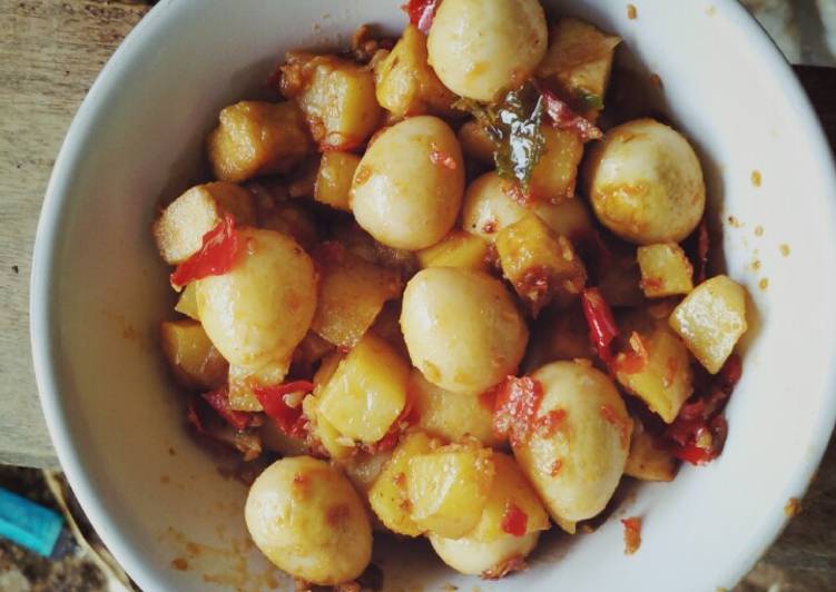 Telur puyuh,kentang balado