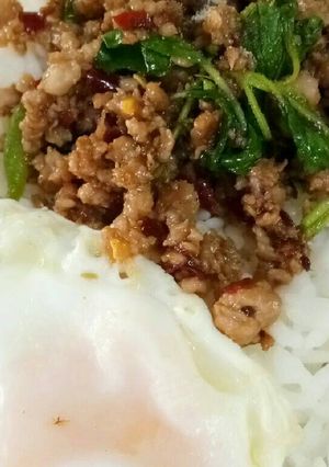 รูปของ ผัดกะเพราไข่ดาว