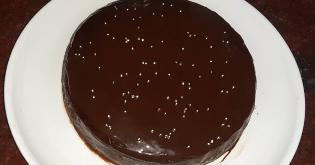 आसान चॉकलेट केक: किसी भी उत्सव के लिए बिल्कुल सही
