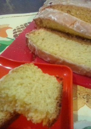 Una foto de Budín de lima limón 😋