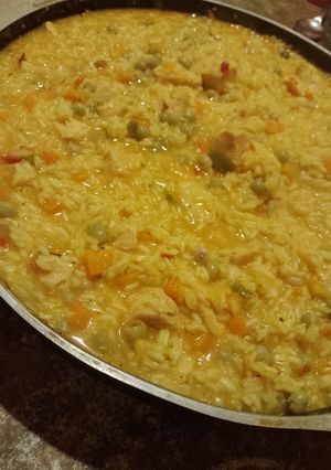 Una foto de Arroz con pollo a la Valenciana