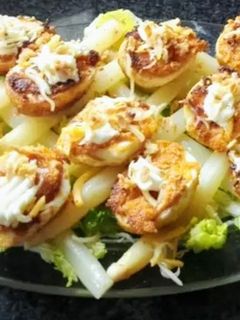 Una foto de Huevos rellenos calientes