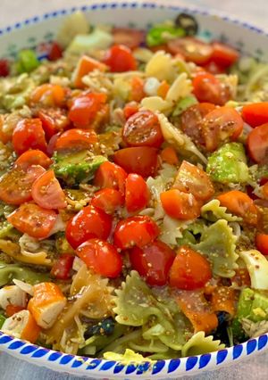 Una foto de Ensalada de pasta lacitos con aliño riquísimo!