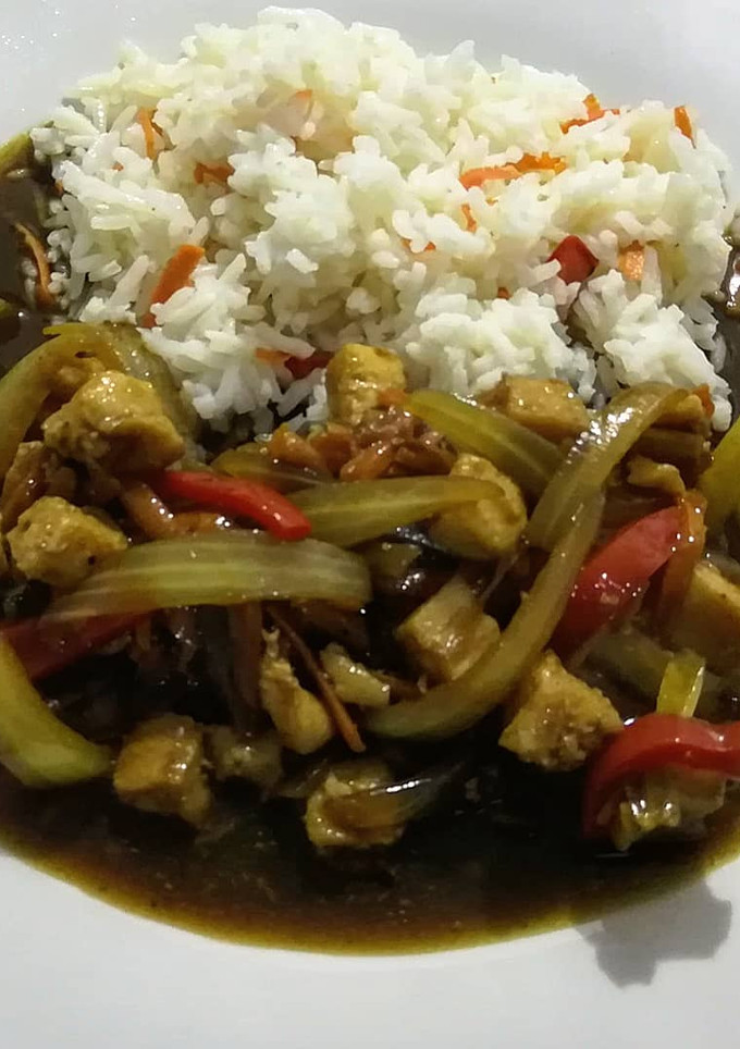 Una foto de Pollo a la Thai