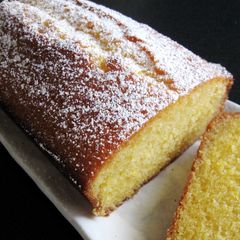 A picture of Lemon Pound Cake.