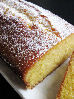 A picture of Lemon Pound Cake.